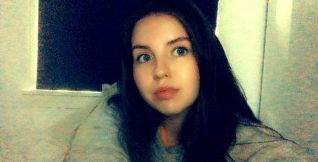Nacktes geleaktes OnlyFans-Foto von Babyaliaaxo