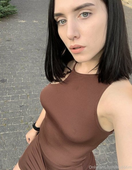 Nacktes geleaktes OnlyFans-Foto von Lilu666m
