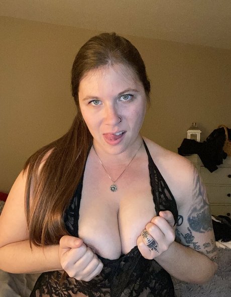 Nacktes geleaktes OnlyFans-Foto von Spookshowbabyyyy