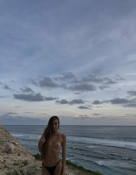 Nacktes geleaktes OnlyFans-Foto von Miramaymodel