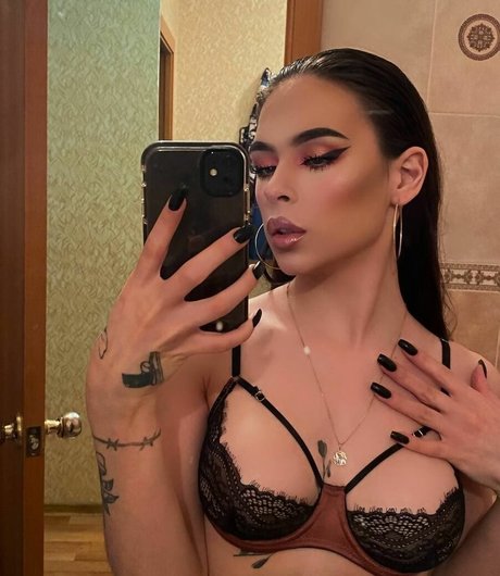 Nacktes geleaktes OnlyFans-Foto von Linakkj