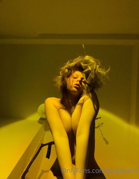 Nacktes geleaktes OnlyFans-Foto von Paupauline