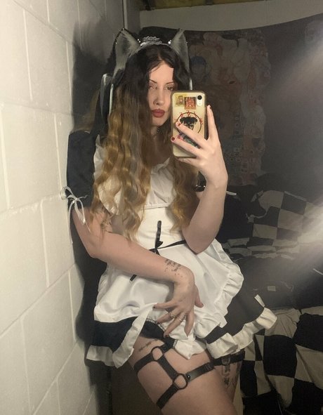 Nacktes geleaktes OnlyFans-Foto von Gothbabybrat