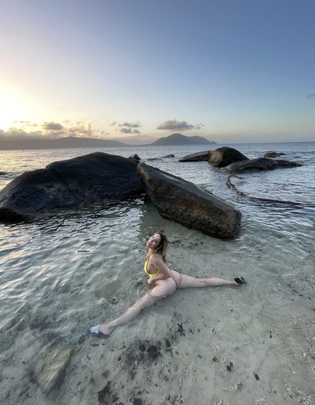 Nacktes geleaktes OnlyFans-Foto von Aussietwerk
