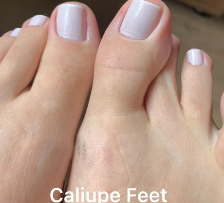 Caliupe_feet