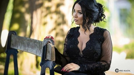 Nacktes geleaktes OnlyFans-Foto von Emina Jahi