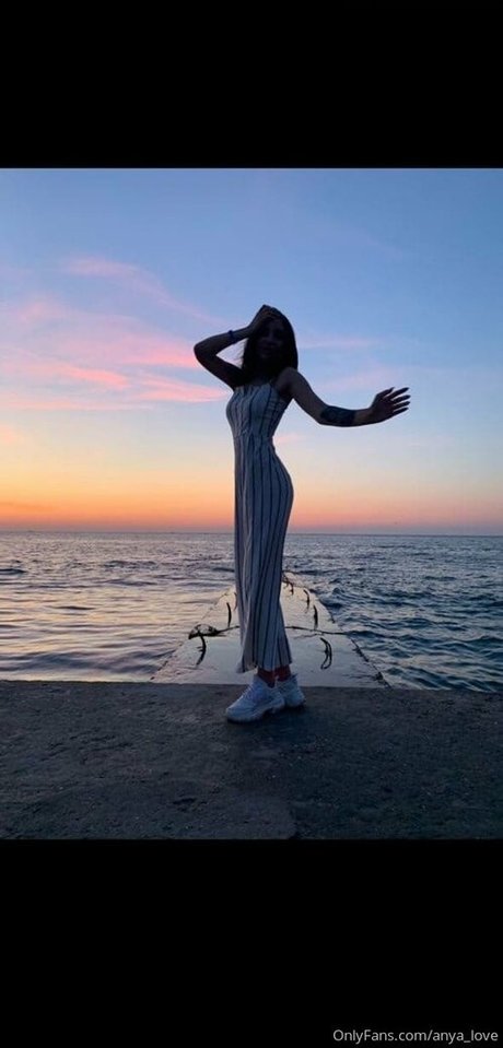 Nacktes geleaktes OnlyFans-Foto von Anyalove2